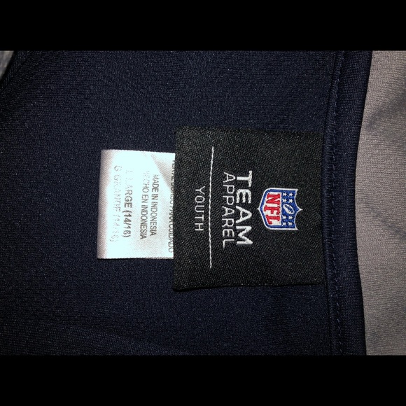 Half-zip - Picture 2 of 2